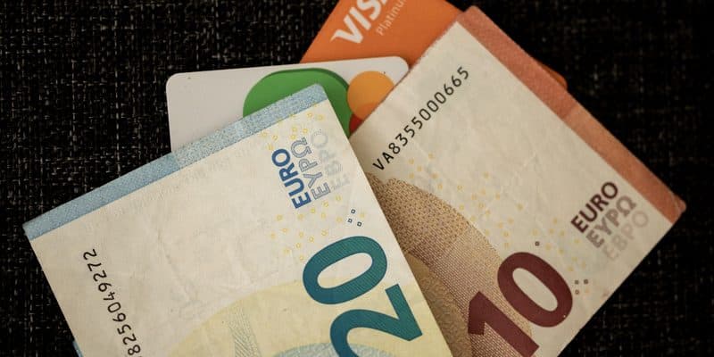 Services (banque, poste, mairie)